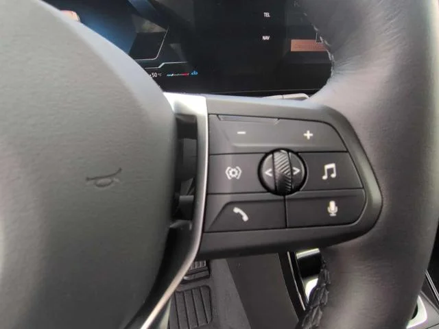 New 2026 Mineral White Metallic BMW xDrive28i image 26
