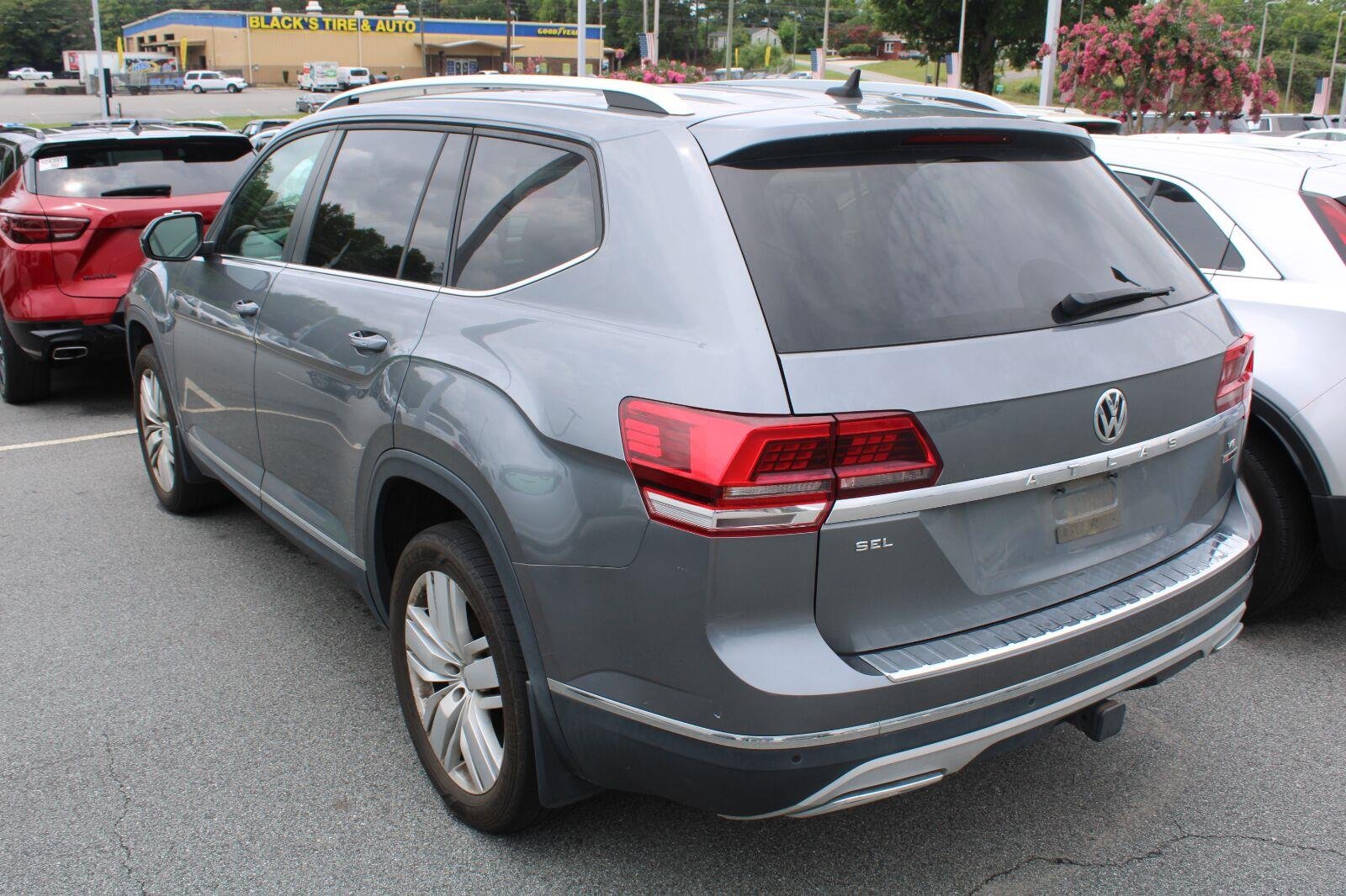 Used 2019 Platinum Gray Metallic Volkswagen 3.6L V6 SEL image 4