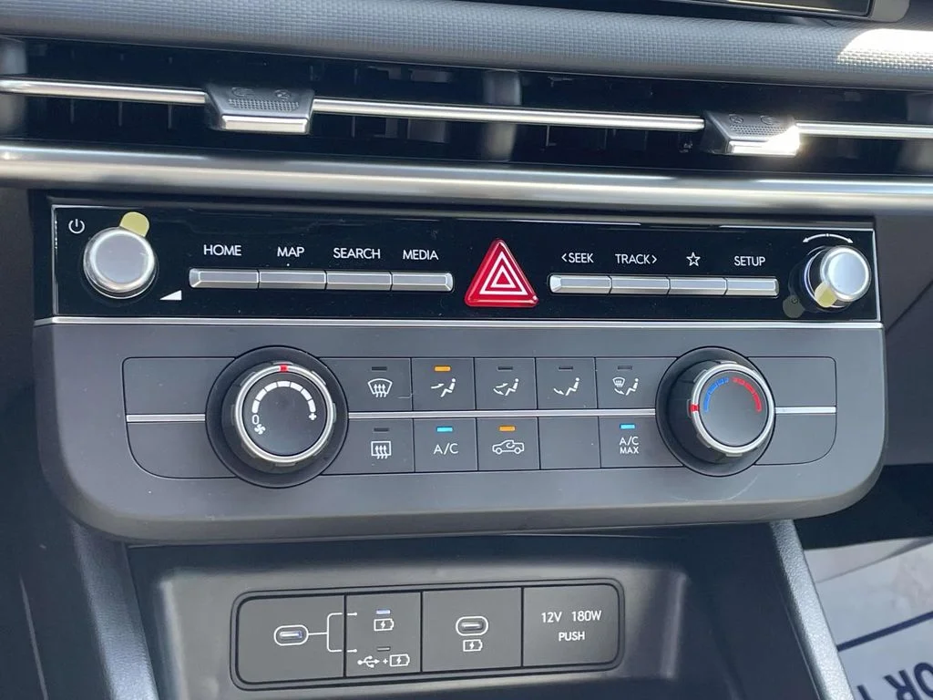 New 2026 White Hyundai SE image 25