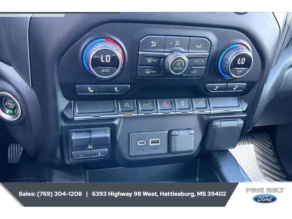 Used 2021 BLACK Chevrolet RST image 23