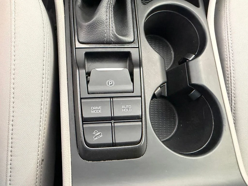 Used 2019 White Hyundai Value image 47