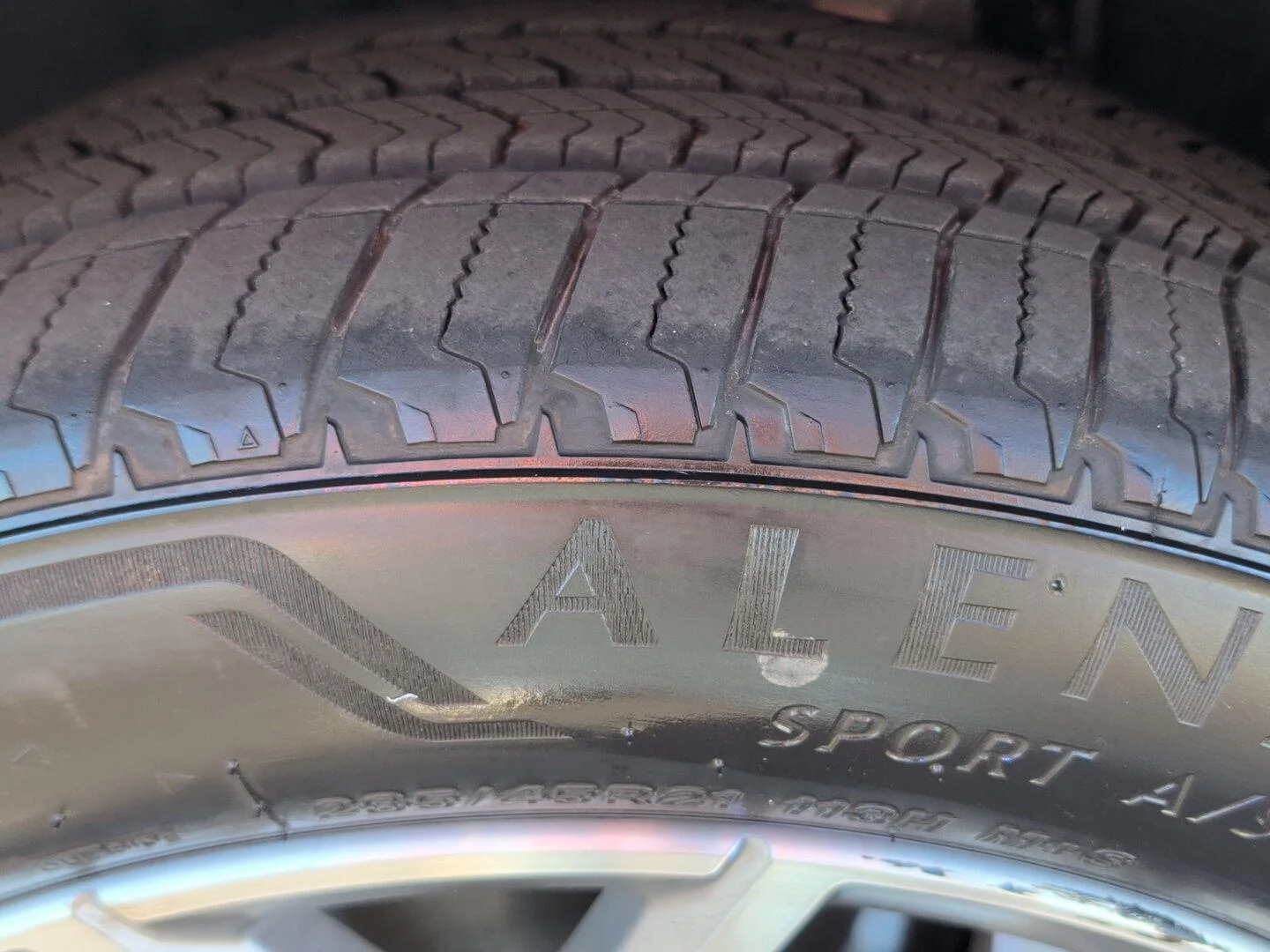 Used 2025 Sparkling Copper Metallic BMW xDrive40i image 28