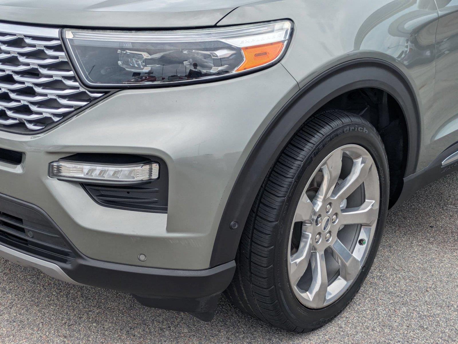 Used 2020 Silver Spruce Metallic Ford Platinum image 9