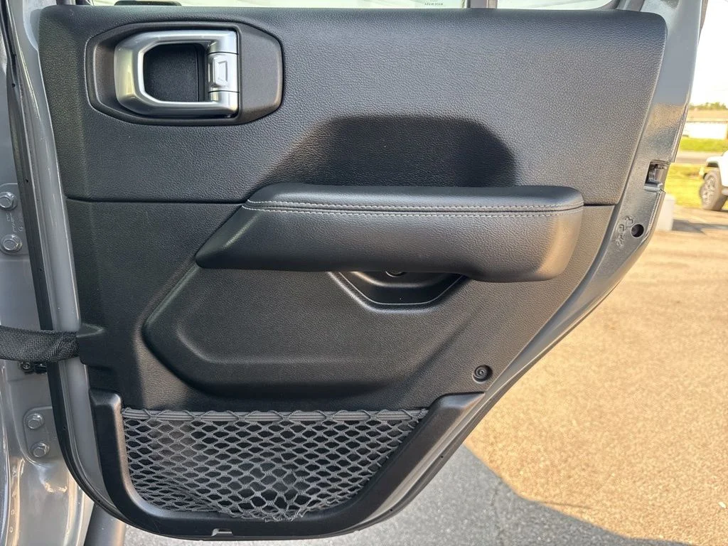 Used 2018 Gray Jeep Unlimited Sahara image 21
