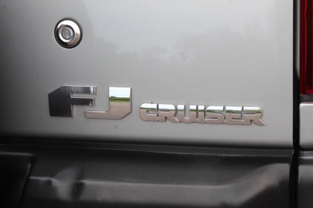 Used 2011 GRAY TOYOTA  image 18
