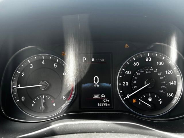 Used 2022 White Hyundai SE image 11