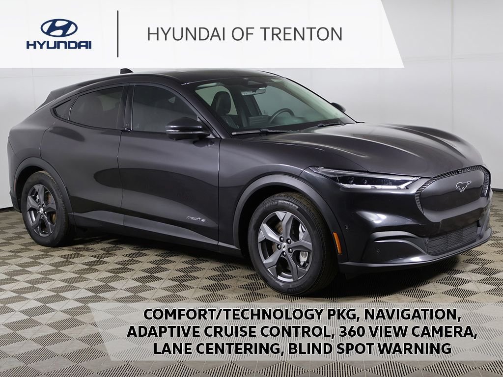 Used 2022 Gray Ford Select image 1