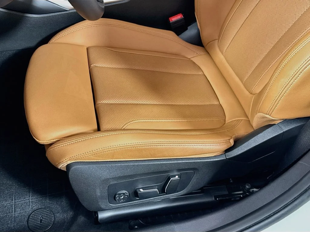 Used 2024 White BMW 330i image 23