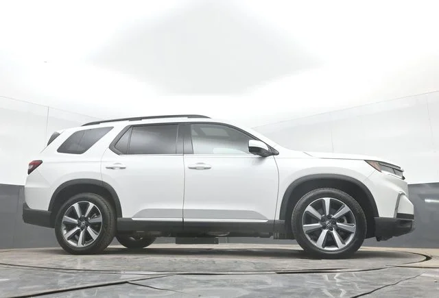 Used 2025 Platinum White Pearl Honda AWD Elite image 54