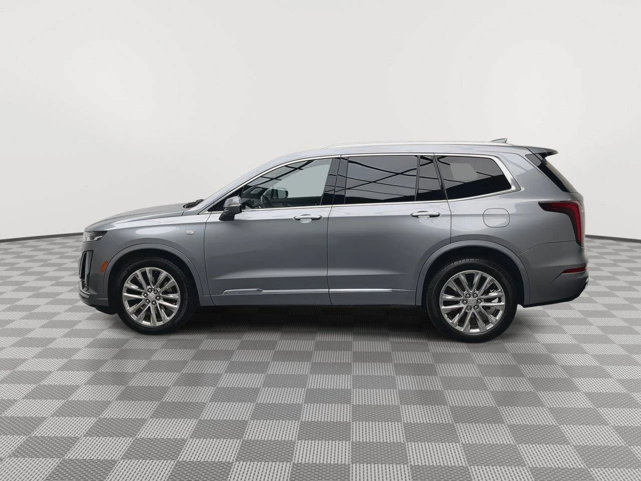 Used 2023 ARGENT SILVER METALLIC Cadillac AWD Premium Luxury image 39