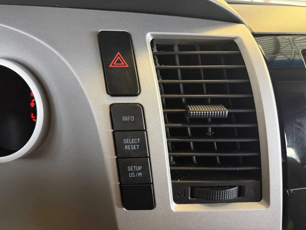 Used 2008 Silver Toyota Base image 23