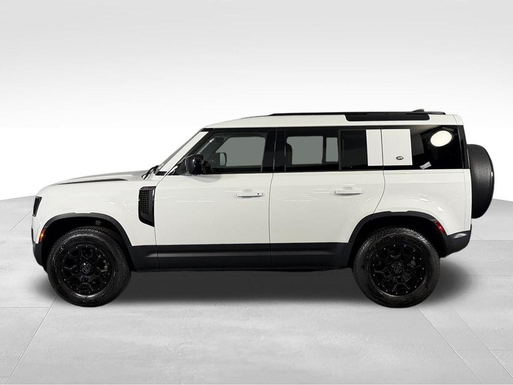 Used 2023 Fuji White Land Rover Standard image 9