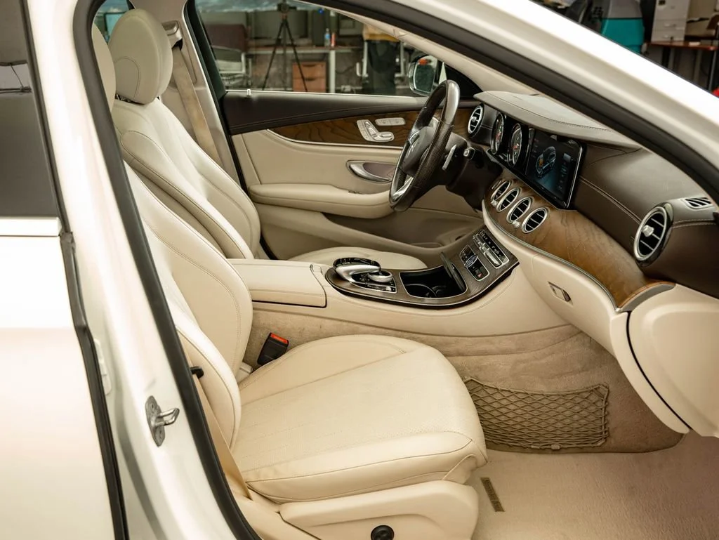 Used 2018 White Mercedes-Benz E 400 image 25