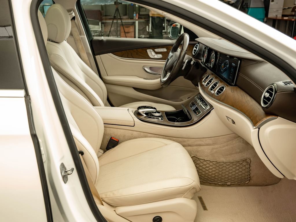 Used 2018 White Mercedes-Benz E 400 Wagon image 25