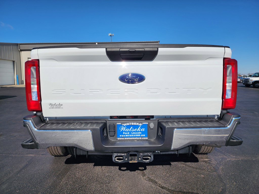 Used 2024 Oxford White Ford XLT image 6