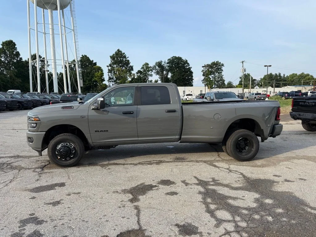 New 2027 Ceramic Gray Clearcoat RAM Big Horn image 10