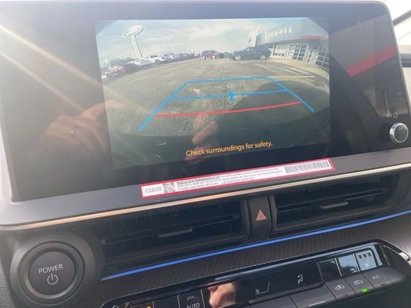 2026 Toyota Prius XLE - Photo 15