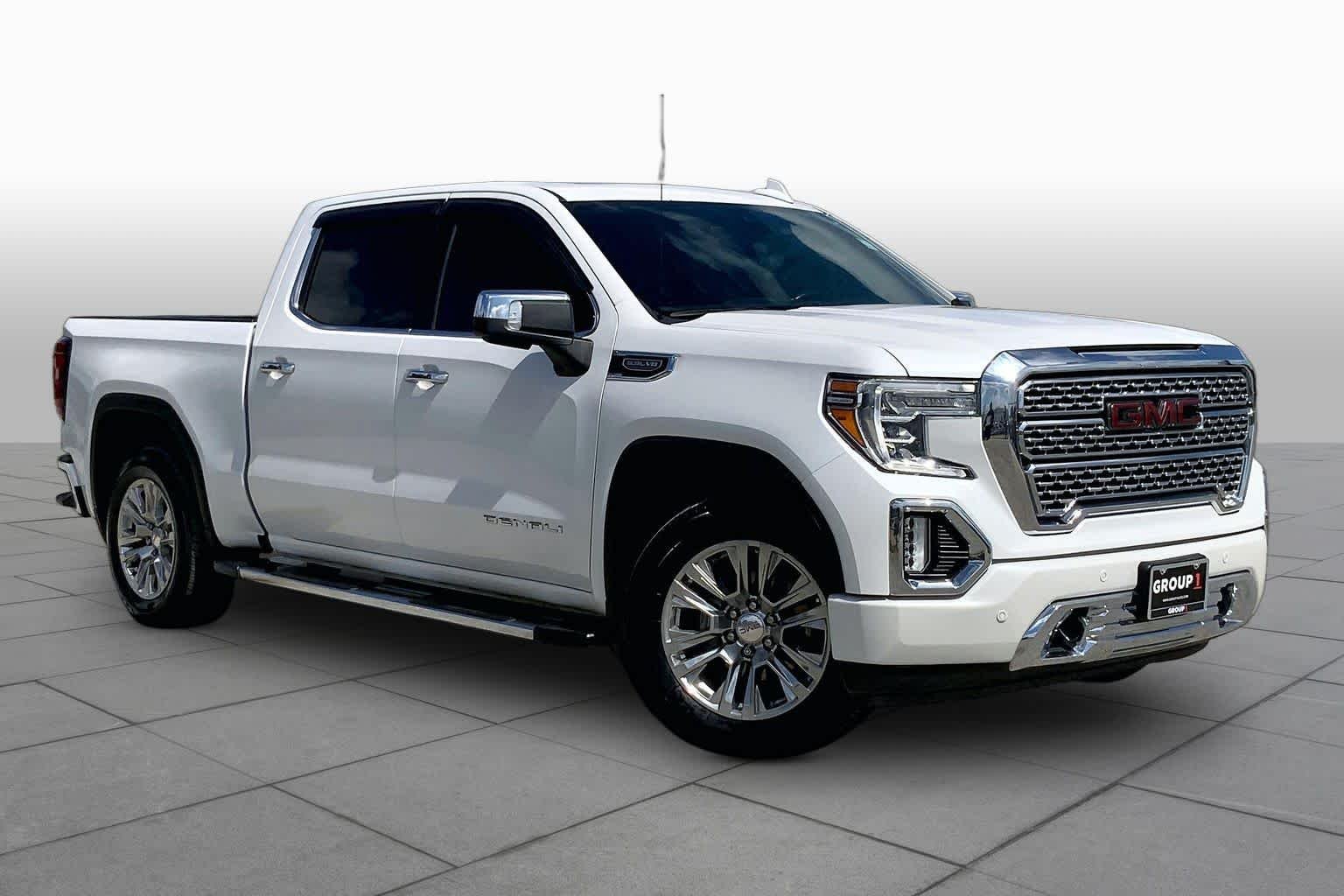Used 2021 White Frost Tricoat GMC Denali image 3