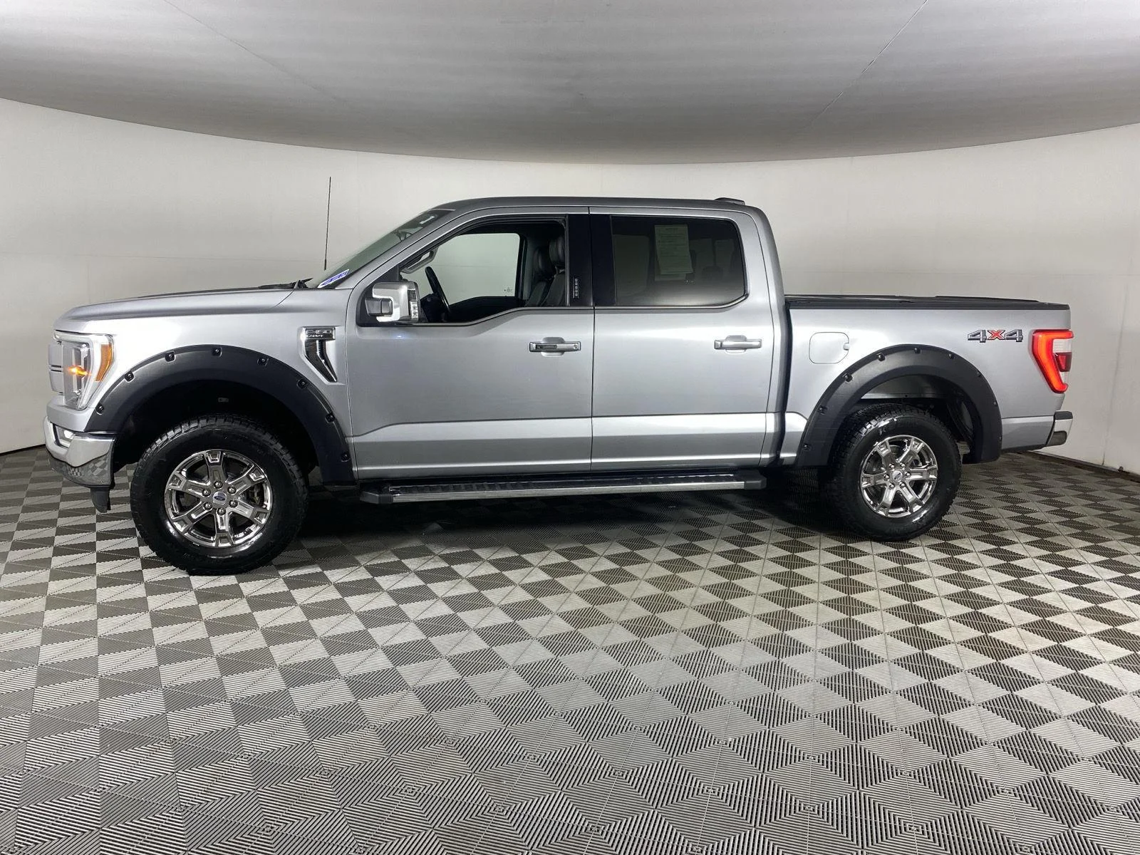 Used 2021 Iconic Silver Ford LARIAT image 4