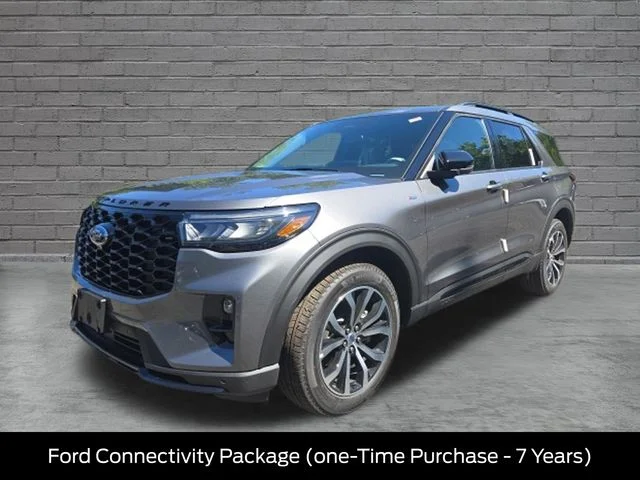 New 2026 Carbonized Gray Metallic Ford ST-Line image 3