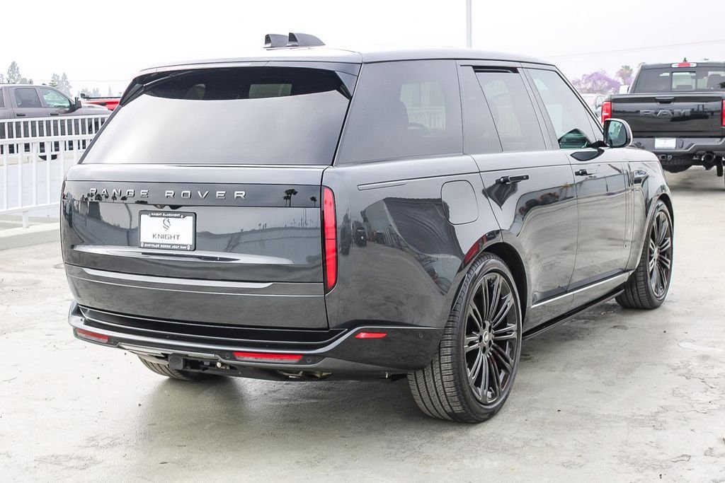 Used 2024 Carpathian Gray Premium Metallic Land Rover Autobiography image 9