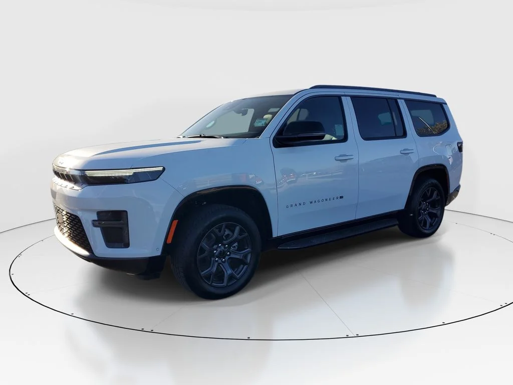 New 2026 Bright White Clear-Coat Exterior Paint Jeep Limited Altitude image 7