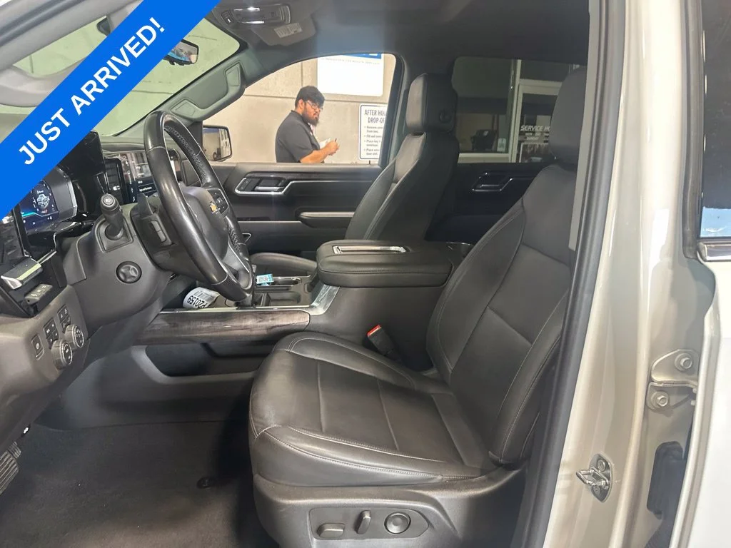 Used 2022 Summit White Chevrolet LTZ image 7