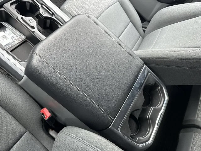 Used 2024 Silver Ford XLT image 21