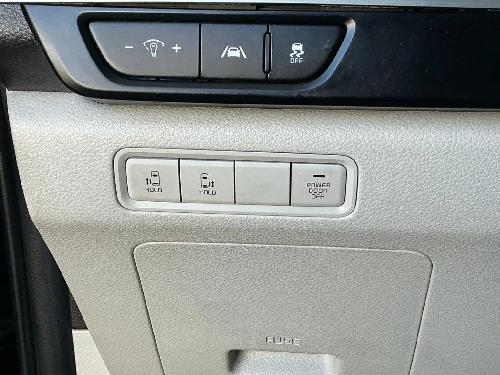 Used 2022 Gray Kia LXS image 25