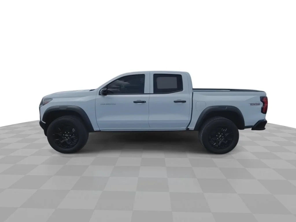 New 2026 Summit White Chevrolet Trail Boss image 5
