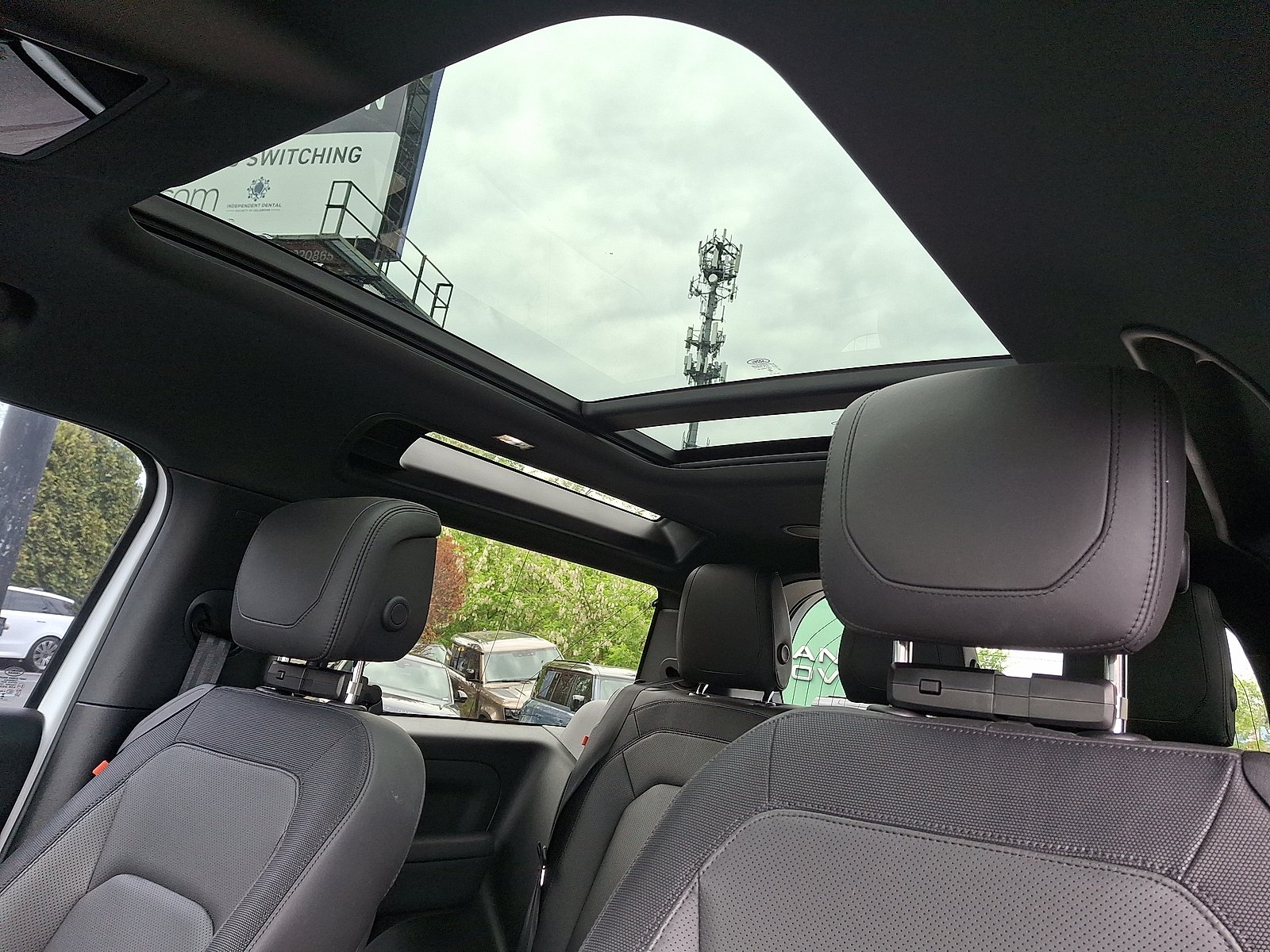 Used 2023 Fuji White - 1AA Land Rover 90 X-Dynamic SE image 13