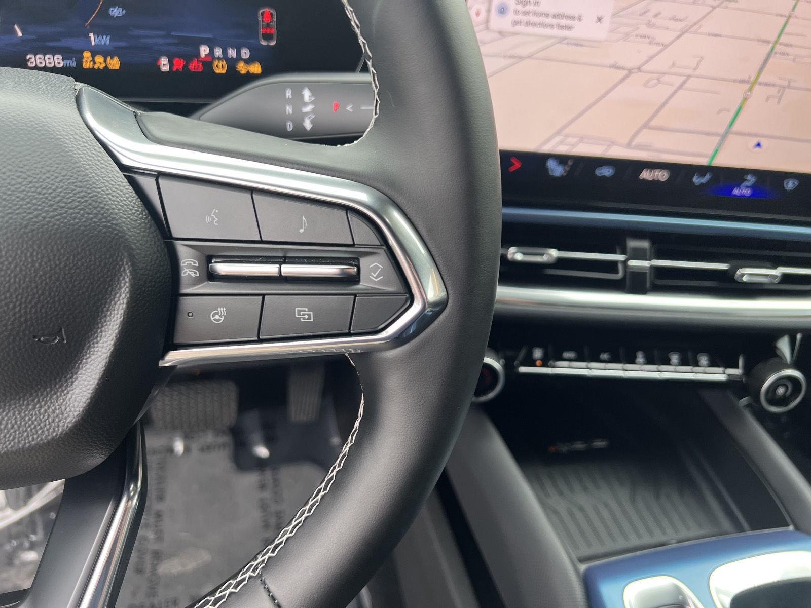 2025 Chevrolet Equinox EV LT - Photo 20