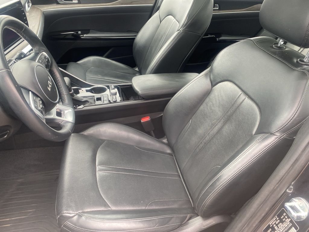 Used 2023 Gravity Gray Kia EX image 13