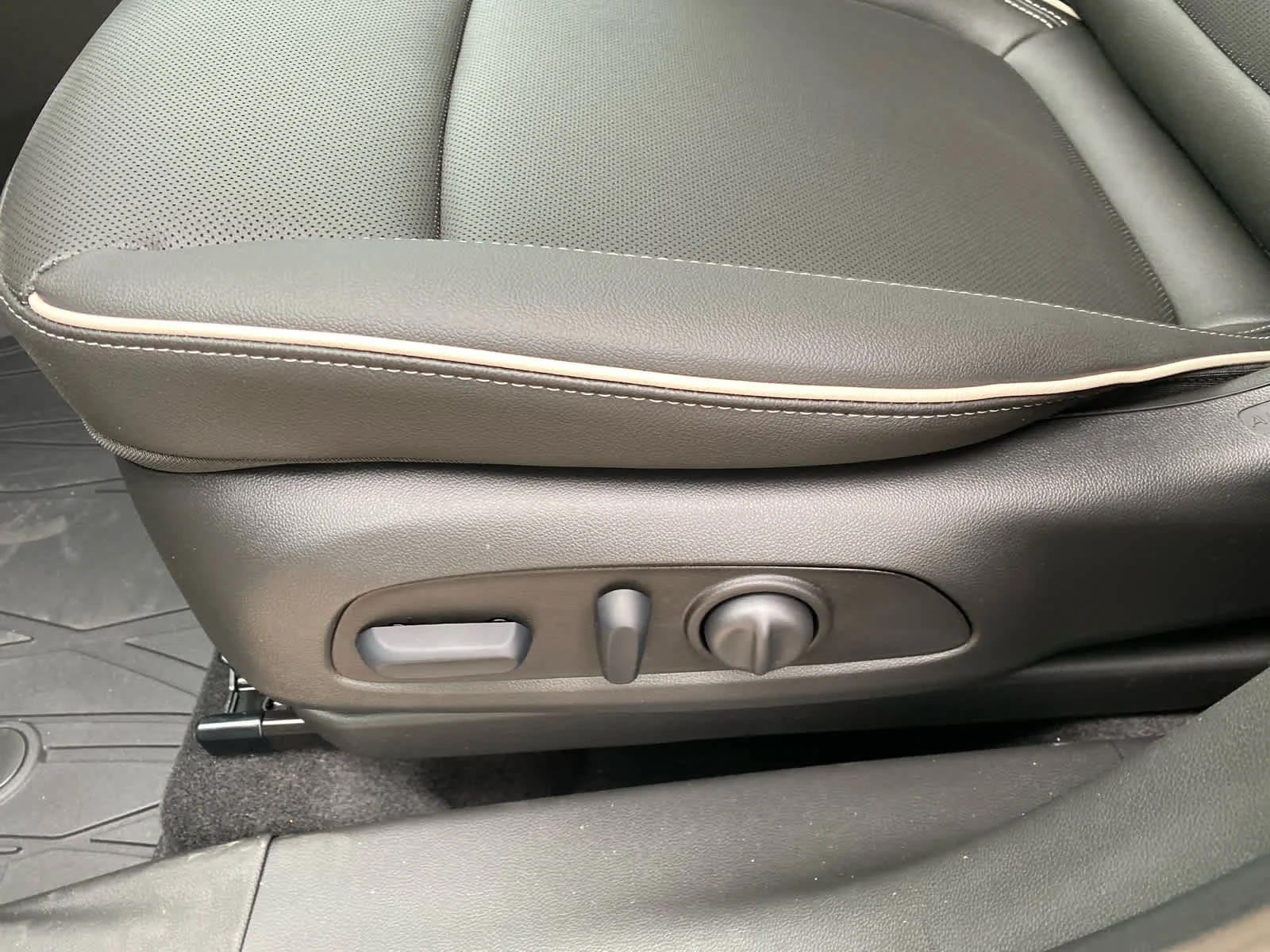 New 2026 Ceramic Buick Sport Touring image 9