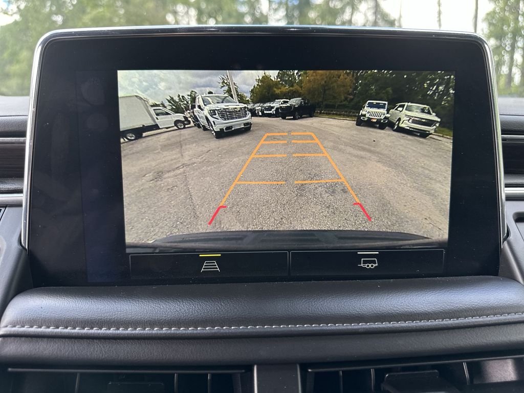 2024 Chevrolet Suburban LT - Photo 15