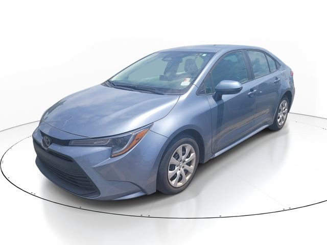 Used 2024  Toyota LE image 2
