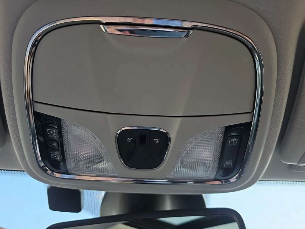 Used 2021 Silver Jeep Limited image 38