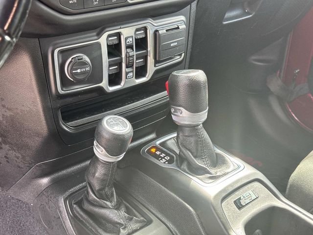 Used 2021  Jeep Sport image 32