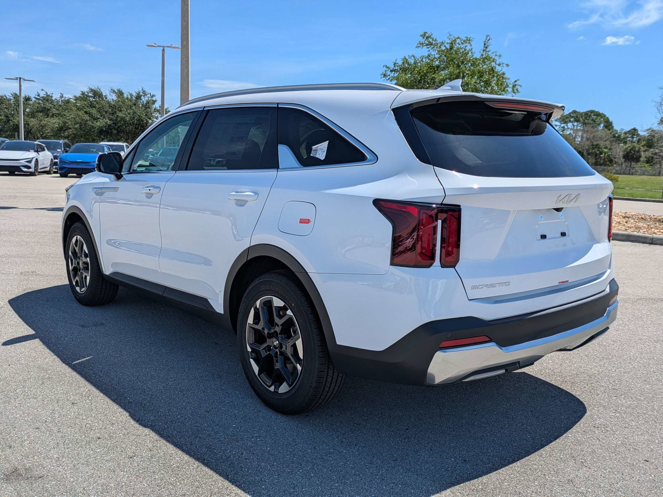 New 2026 Glacial White Kia S image 7