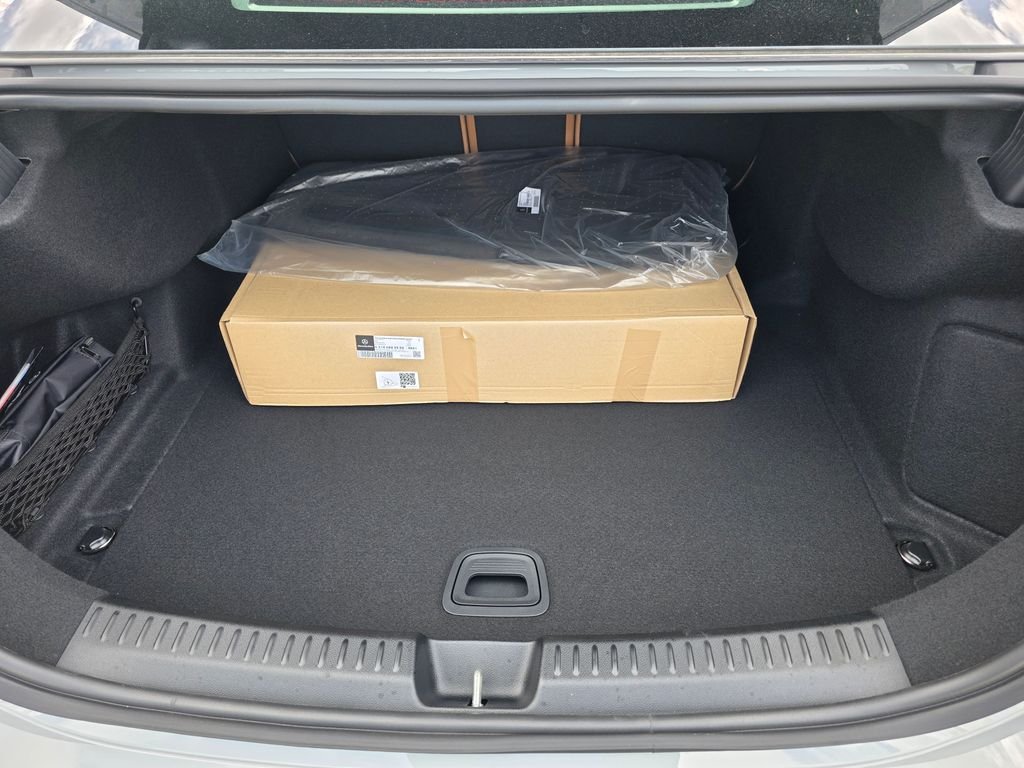 New 2026 MANUFAKTUR Alpine Grey Mercedes-Benz E 350 image 27