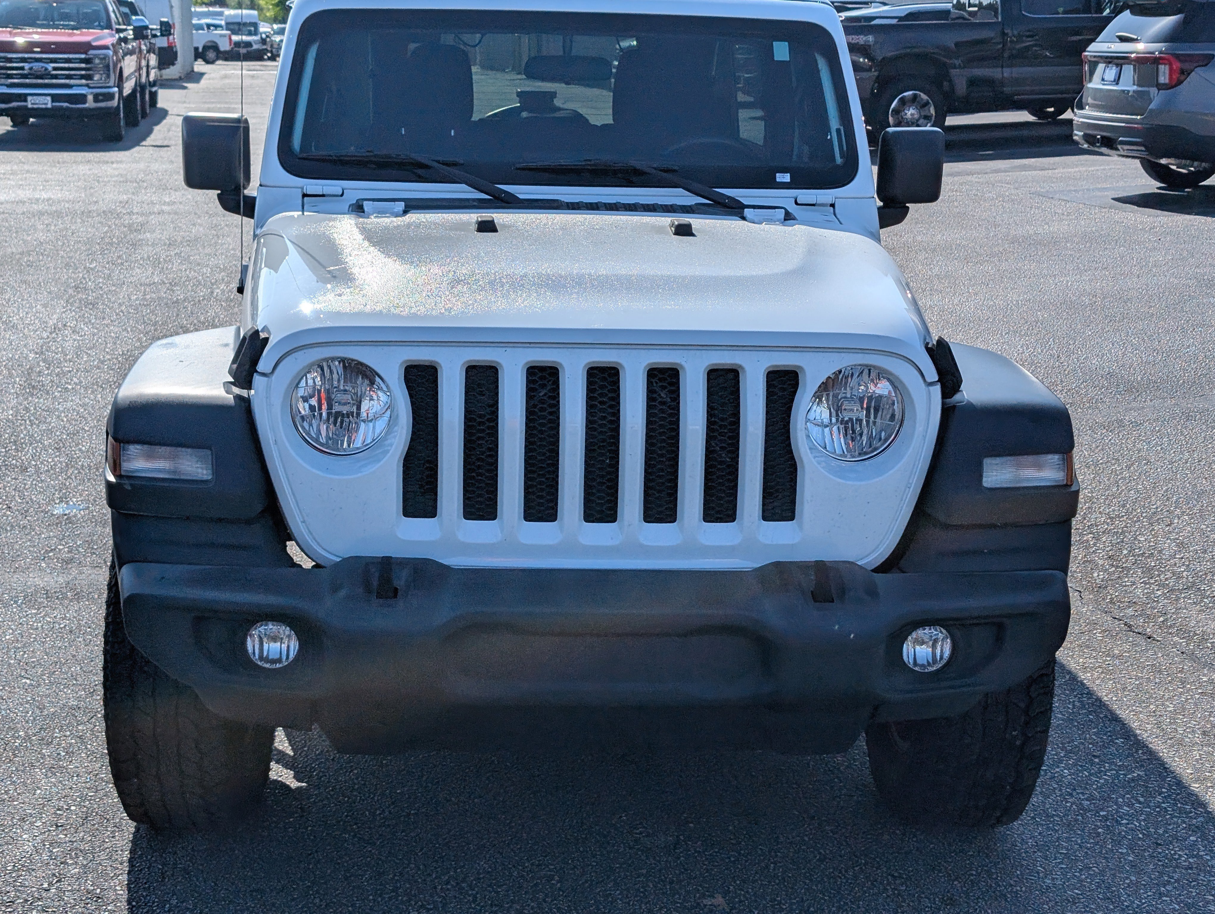 Used 2018 White Jeep Sport image 38