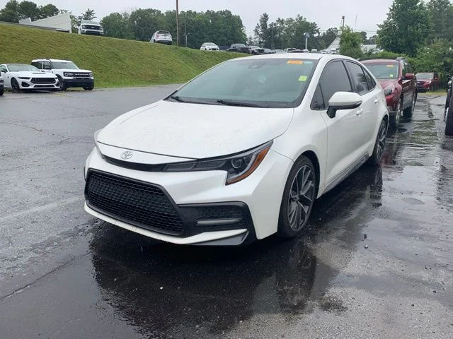 Used 2020 Blizzard Pearl Toyota SE image 4
