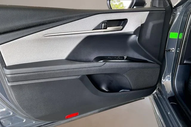 Used 2025  Toyota SE image 17