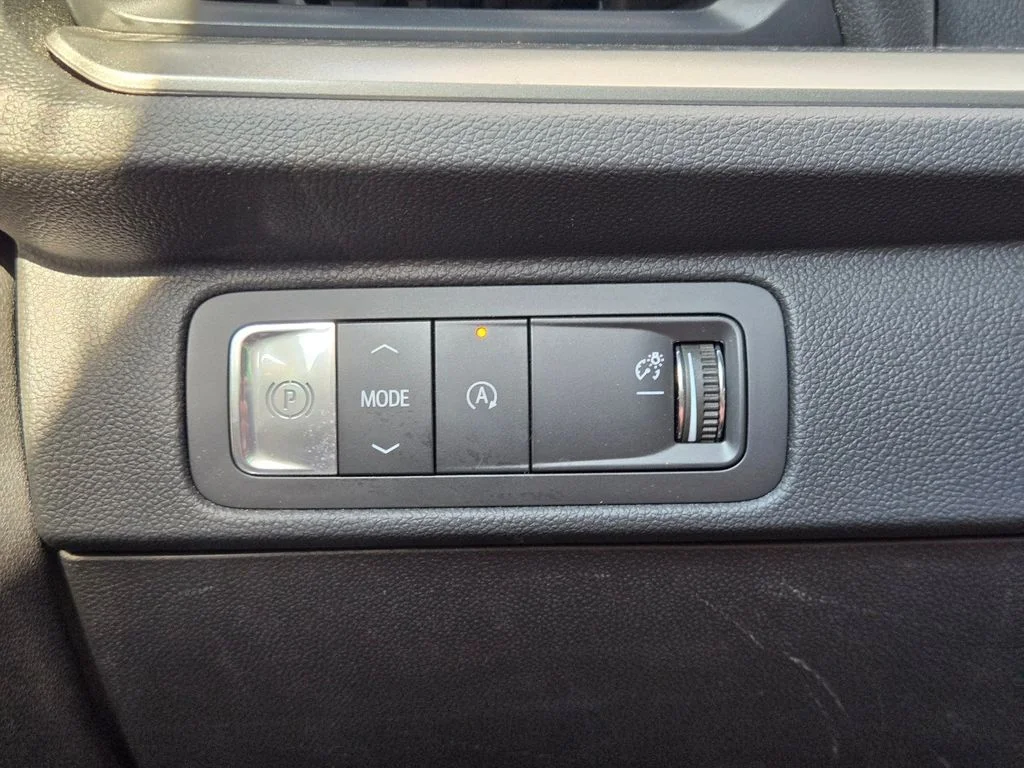 Used 2026 White Chevrolet LT image 27