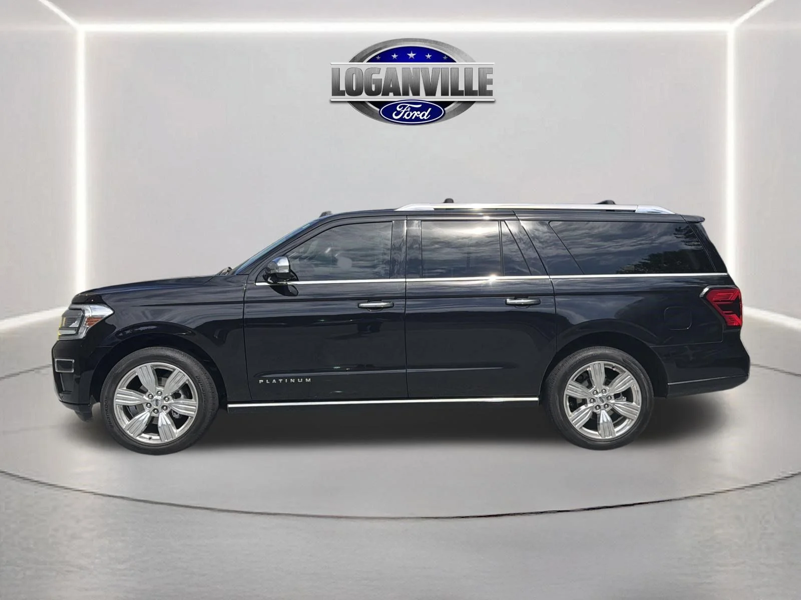 Used 2022 Black Metallic Ford Platinum image 2