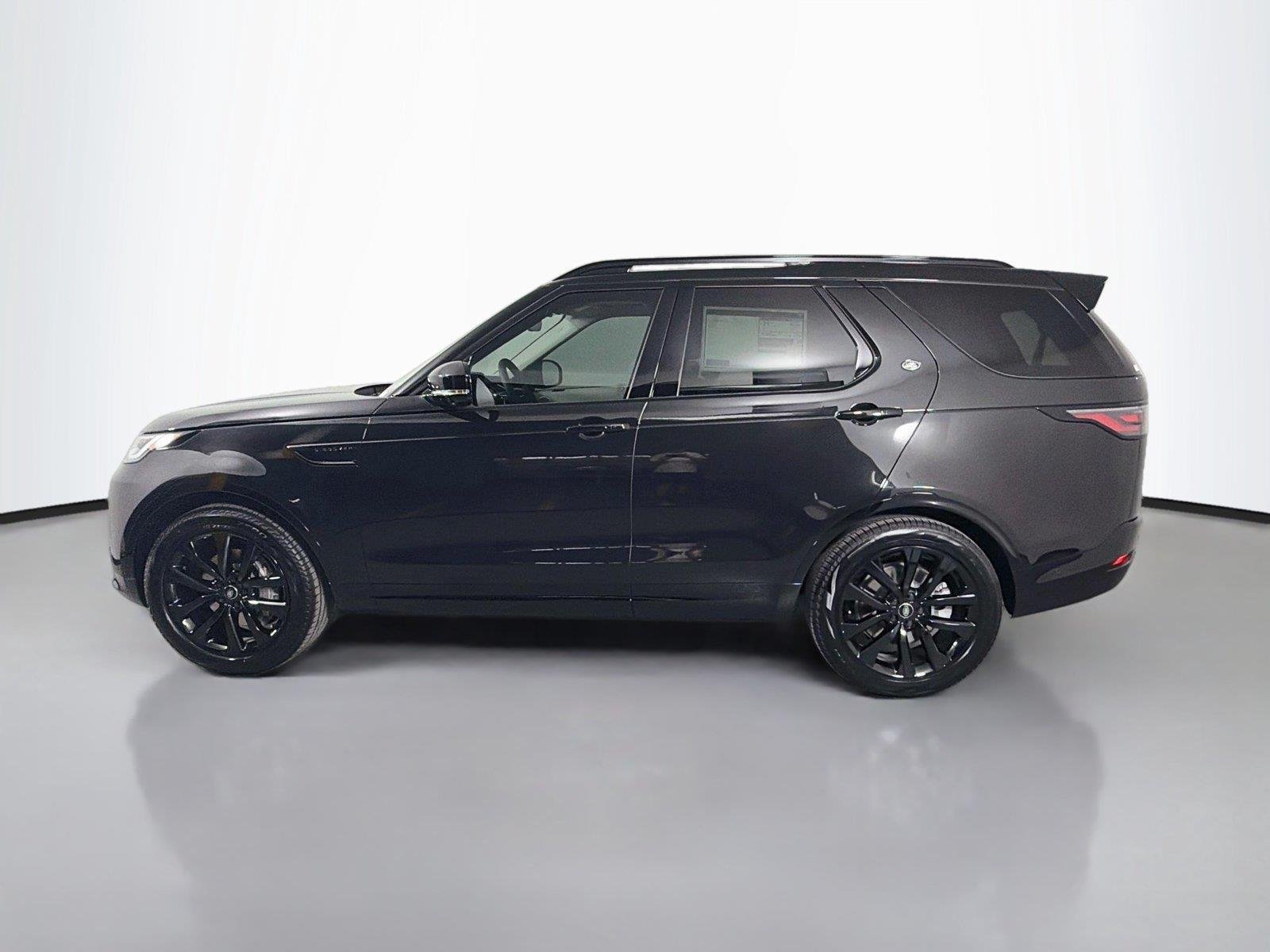 New 2026 Santorini Black Land Rover Dynamic SE image 8