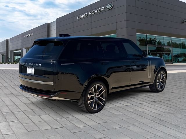 New 2026 Santorini Black Land Rover SE image 5