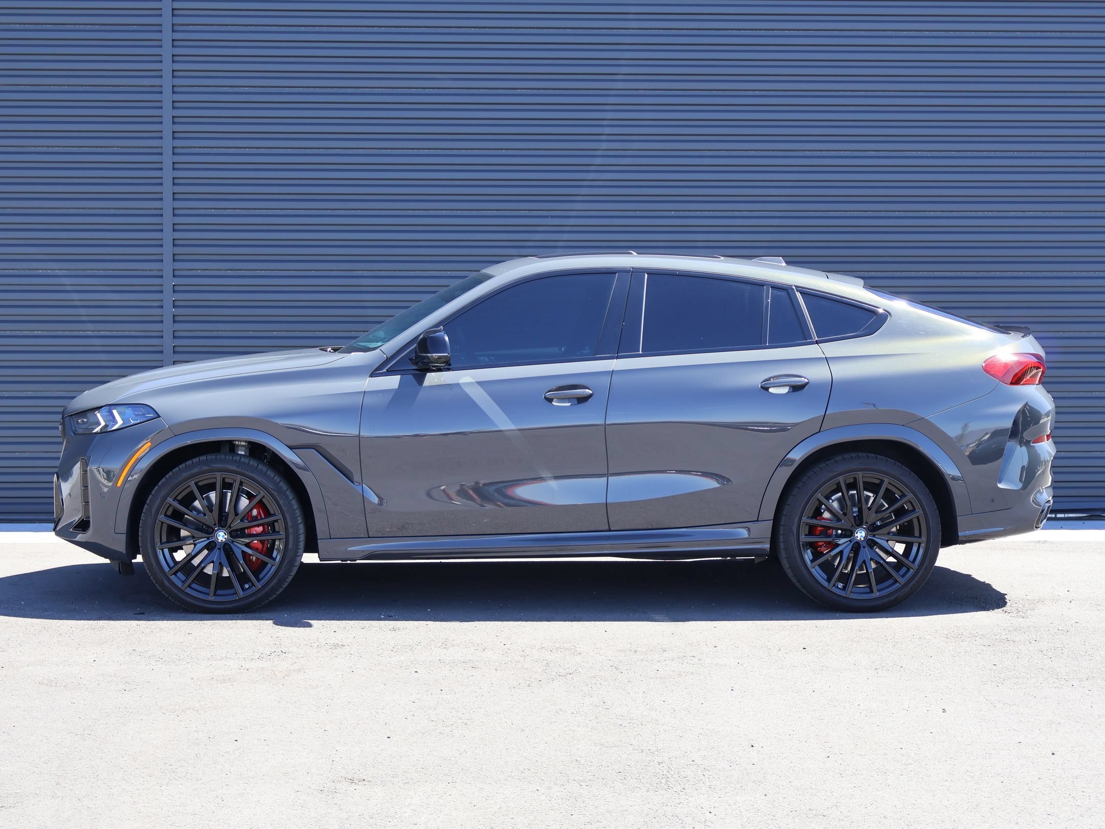 Used 2026 Dravit Grey Metallic BMW M60i image 9