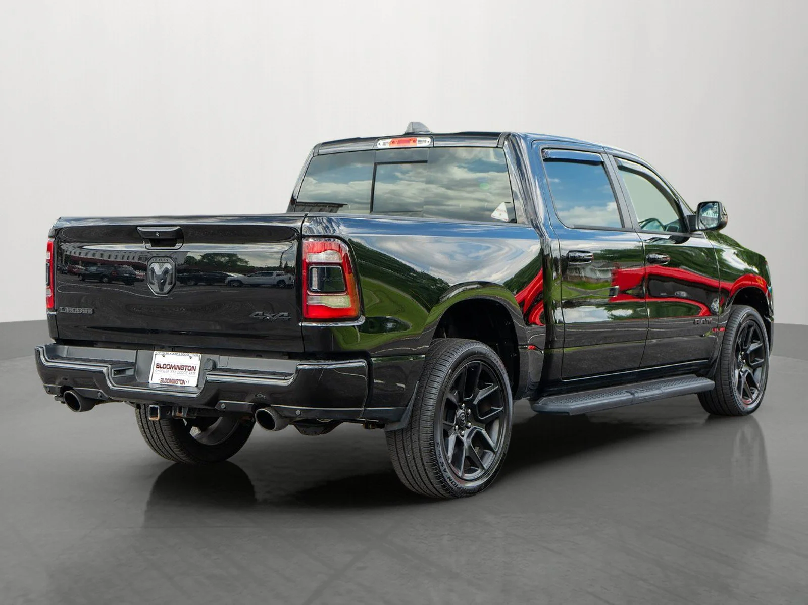 Used 2023 Diamond Black Crystal Pearlcoat Ram Laramie image 7