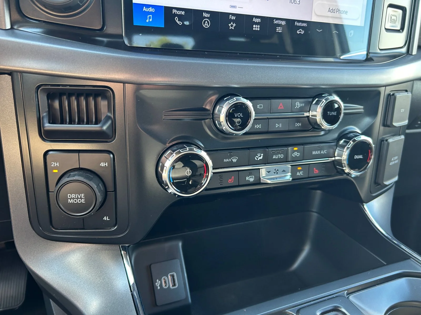 New 2026 Oxford White Ford XLT image 22